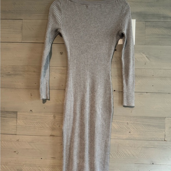 Almost Famous Light Gray Long Sleeve Dress - Picture 7 of 8